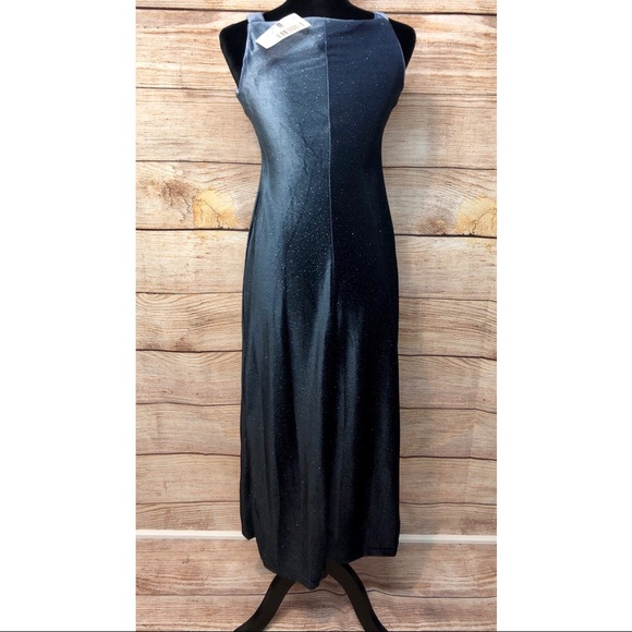 Petite Sophisticate Umbre Velvet Dress - Picture 2 of 7